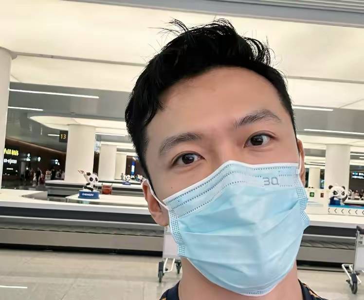 成都大运会闭幕式主持阵容曝光,张韬再挑重任,李东宁耳环有亮点_解说