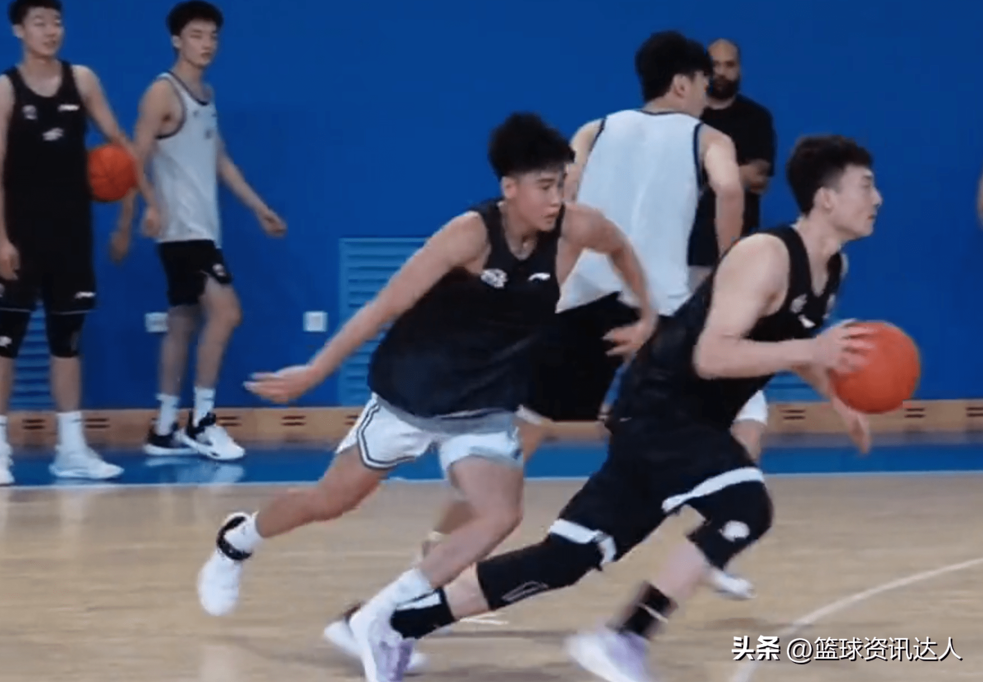 辽宁官宣全员集结!刘雁宇单打李晓旭,任旭航现身,只差郭艾伦_比赛_杨鸣_赛季