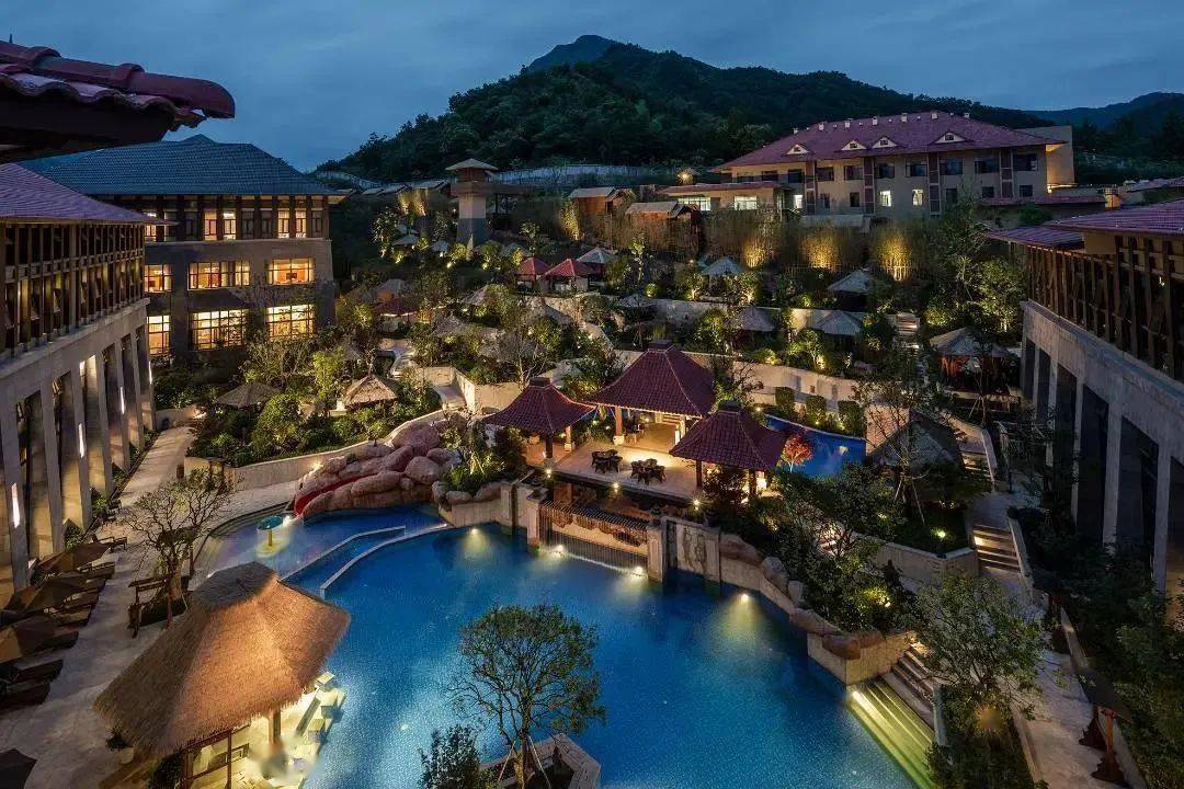 【杭州临安湍口众安氡温泉度假酒店】￥688享高级房1间1晚 双人自助