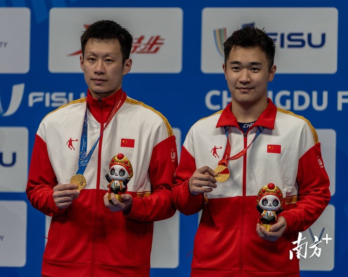 大运会羽毛球赛事收官,广东选手任翔宇男双摘金_谭强_比赛_搭档