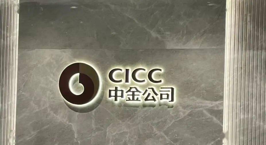 在全球,联想拥有36%的女性员工,其中女性高管占比高达21%,就连技术岗