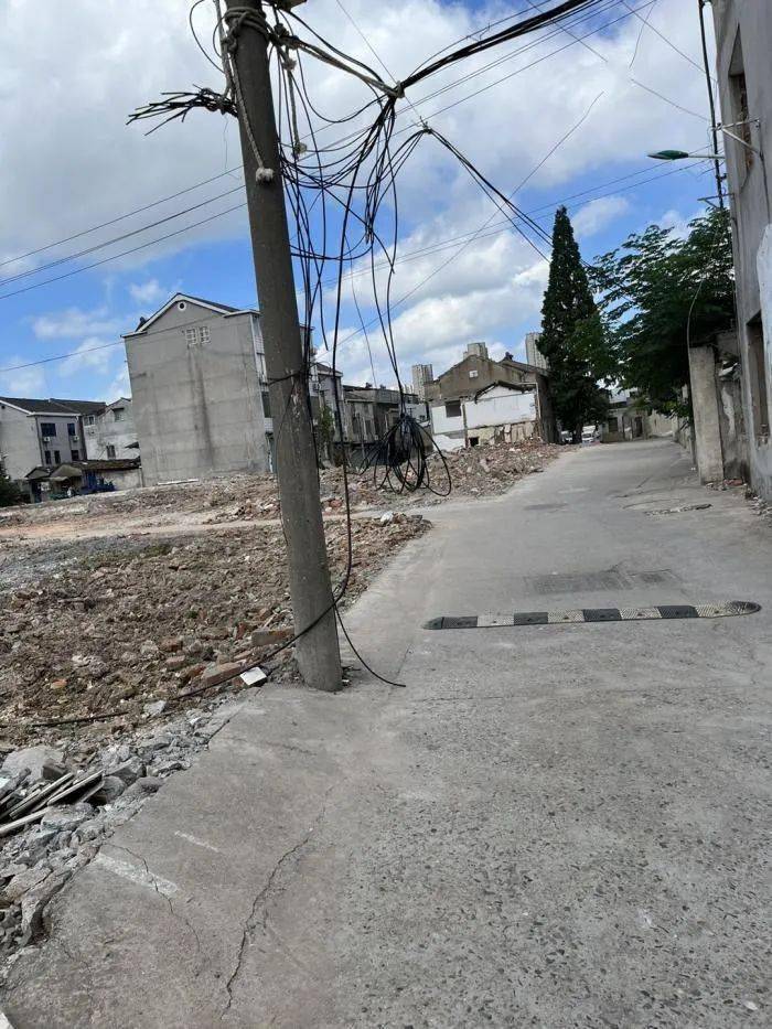 村拆迁停工了◇道路清洁车作业灯光整夜闪烁◇探访溧阳老村--沙涨村!