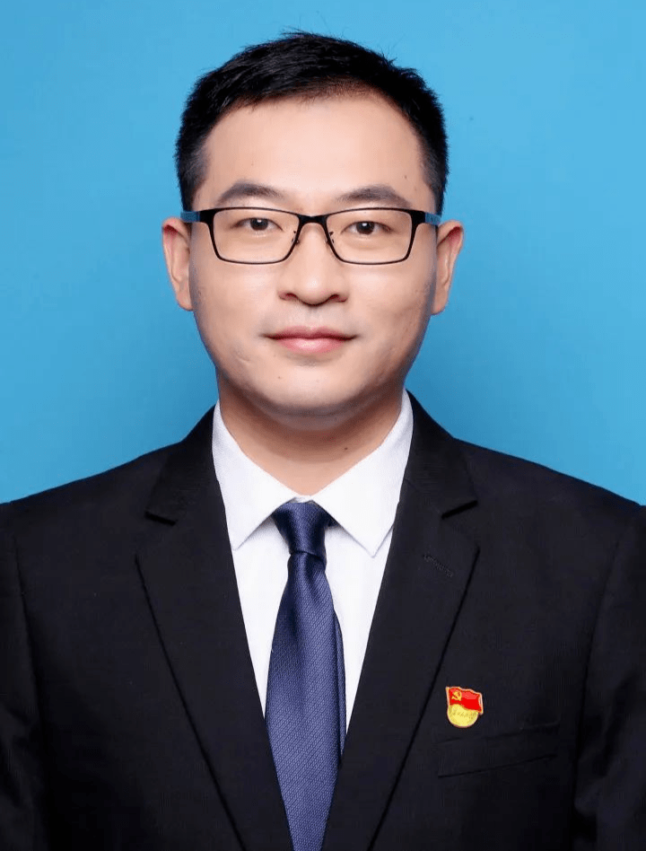 菅炎鹏 副主任医师许昌市中心医院许昌市中心医院脊柱