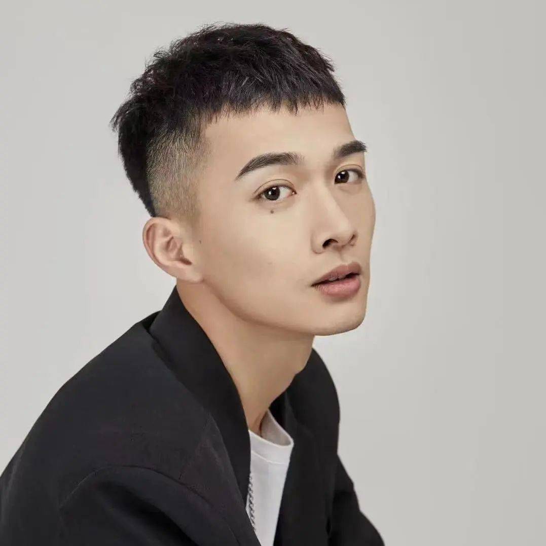 冯军上海越剧院三团 尹派小生《舞台姐妹》中饰演 倪涛张杨凯男上海