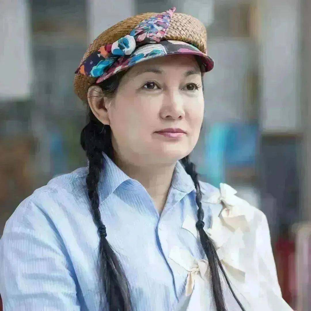 吴小燕小燕画院创始人,著名美术教育家著名美术教育家,深圳先行示范区