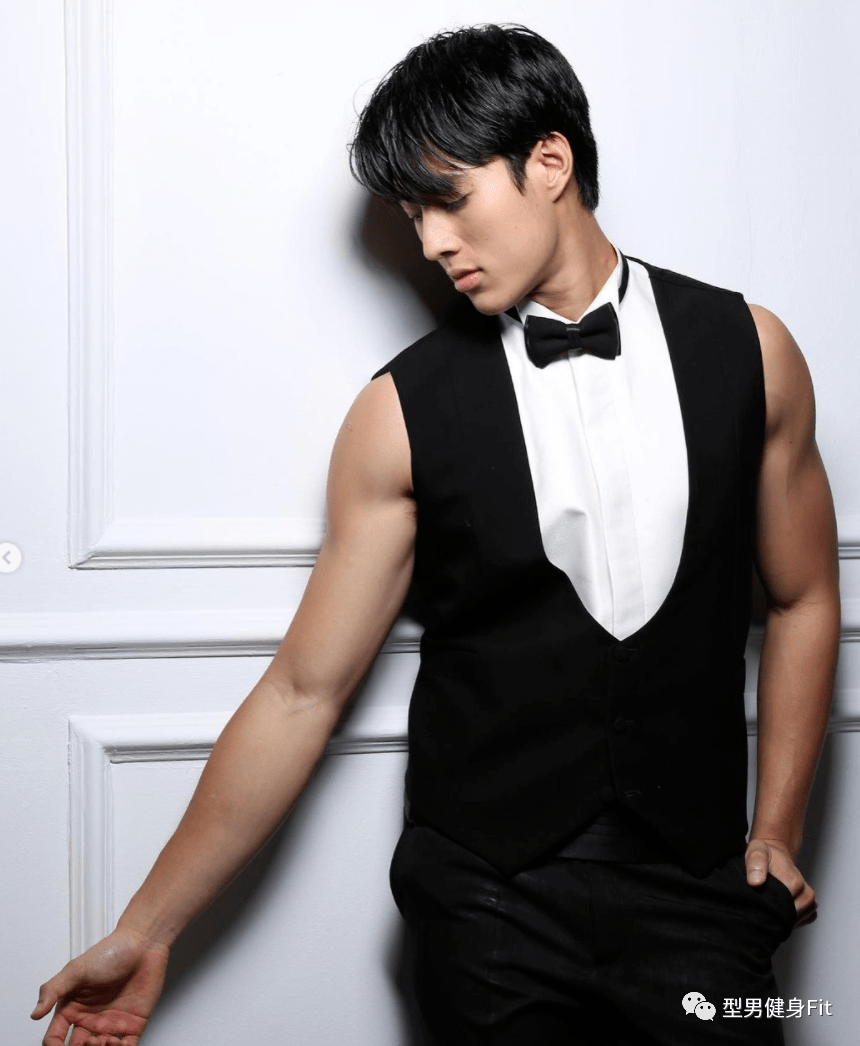 海边的男模写真