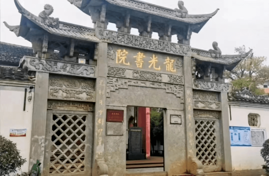 上高游览大观老街赏大观塔感受百年光景宜丰天宝古村寻中华家训馆尝