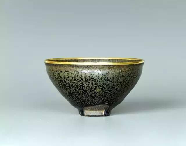 一只黑不溜秋的建盏:何以值价1170万,惊艳全世界_黑瓷_兔毫_茶具