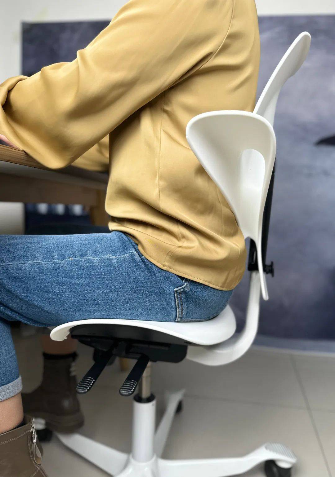 真正保护脊椎,不废腰的姿势是