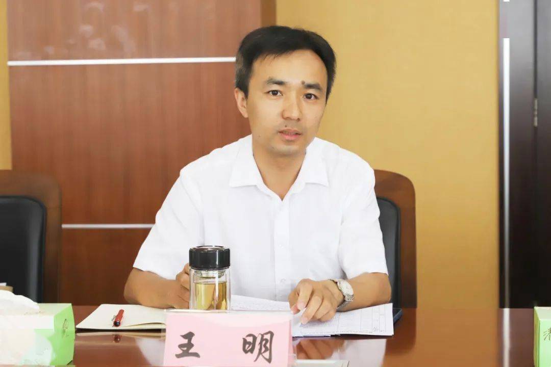 副院长潘桂林,党组成员,副院长卢云云,钟楼法院党组书记,院长卢力