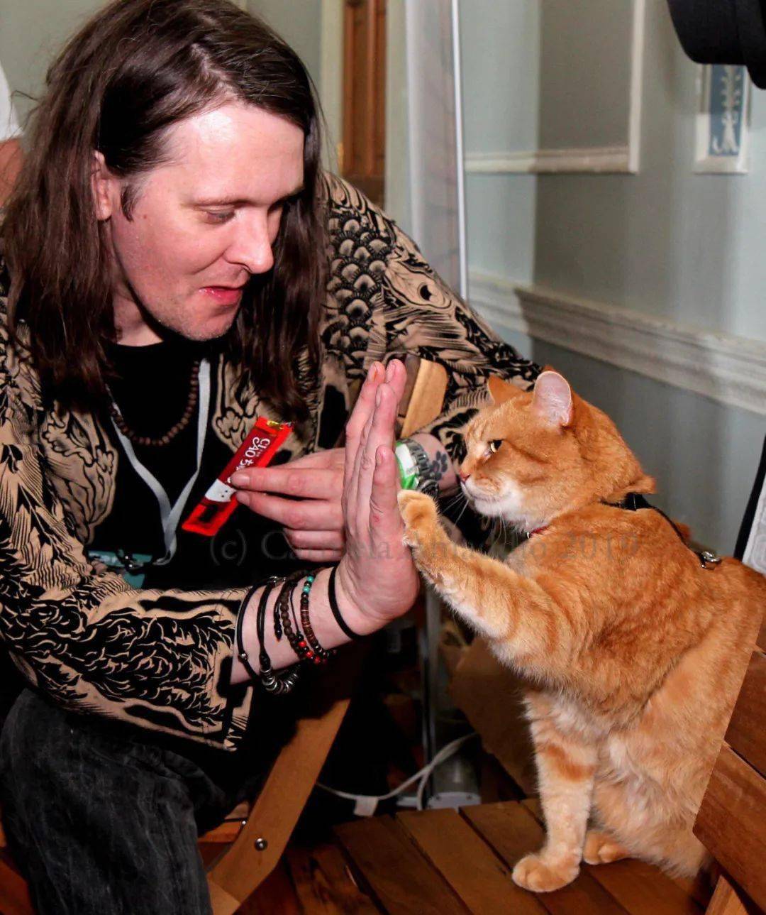 男明星去世后3小时,他的爱人就露出了真面目._詹姆斯_鲍勃_生活