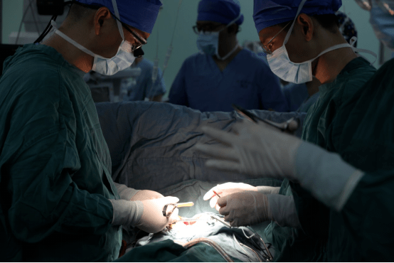 浙大儿院开展首例心脏移植手术_小天_团队_孩子