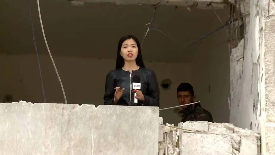 在炮火中狂奔,这个中国姑娘太猛了_王薇薇_工作_镜头