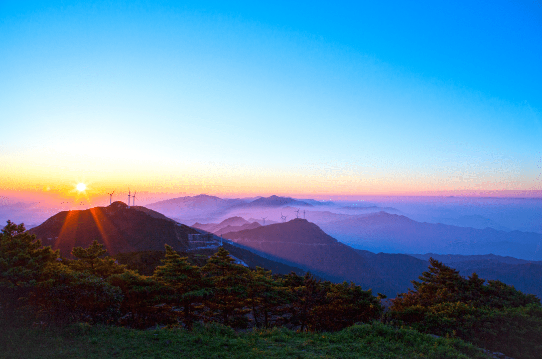 打开夏天的咸宁,看到的色彩是→