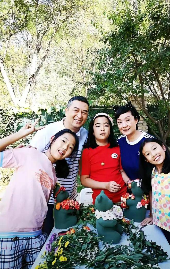 张嘉译婚姻背后_张嘉译李梦演员更换原因_张嘉译家庭幸福照片辟谣