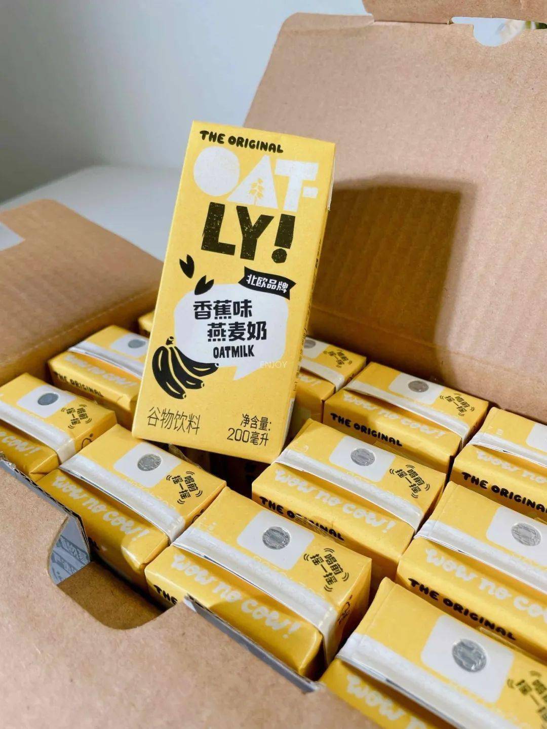 oatly燕麦奶张春图片