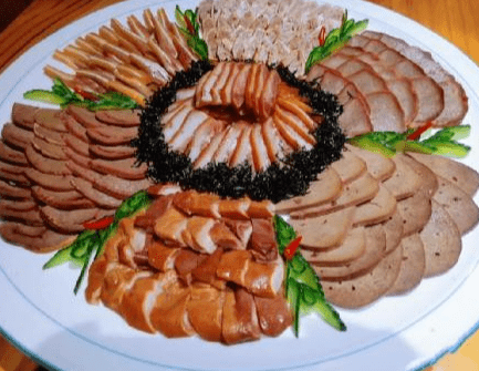 上过央视的诸城烧肉在1997年被山东省贸易厅评为"山东名小吃",诸城