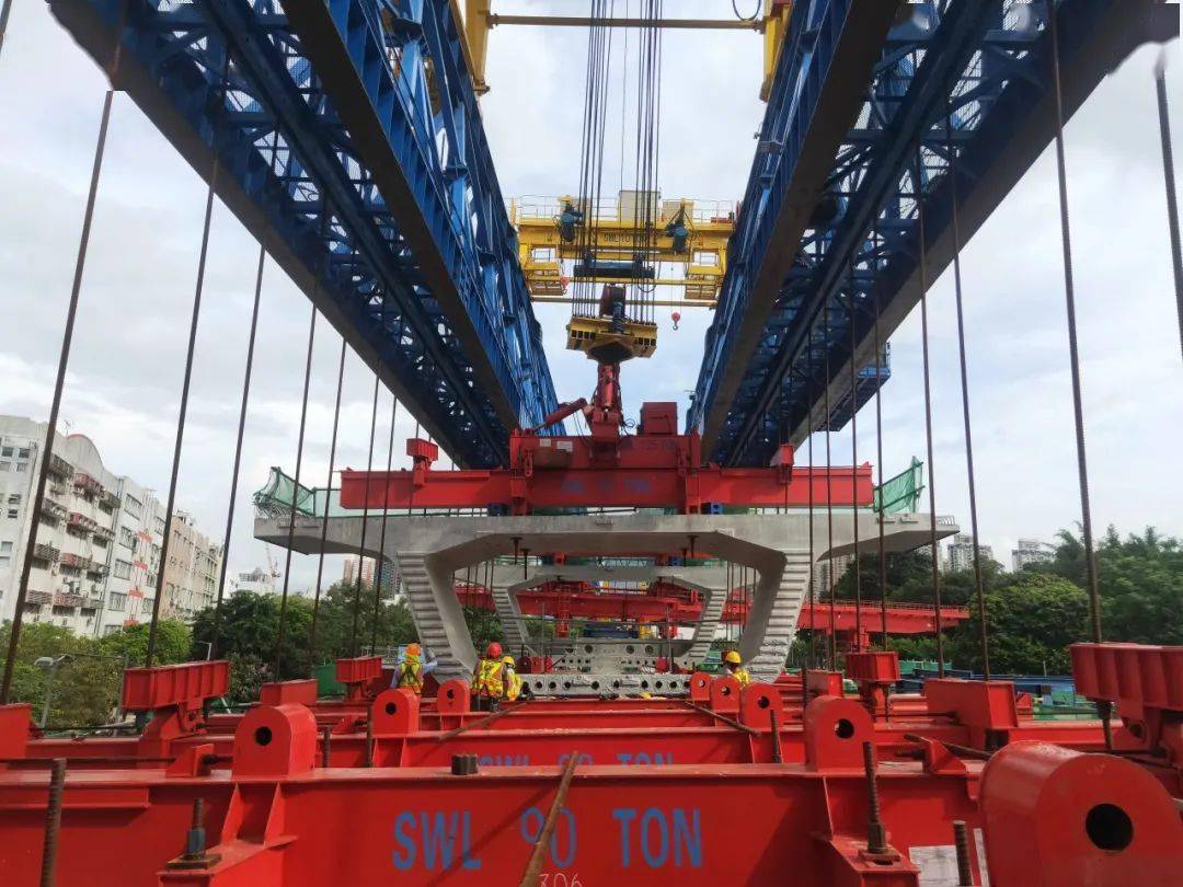 香港首个采用转体工艺的桥梁转体支座顺利安装完成_搜狐网