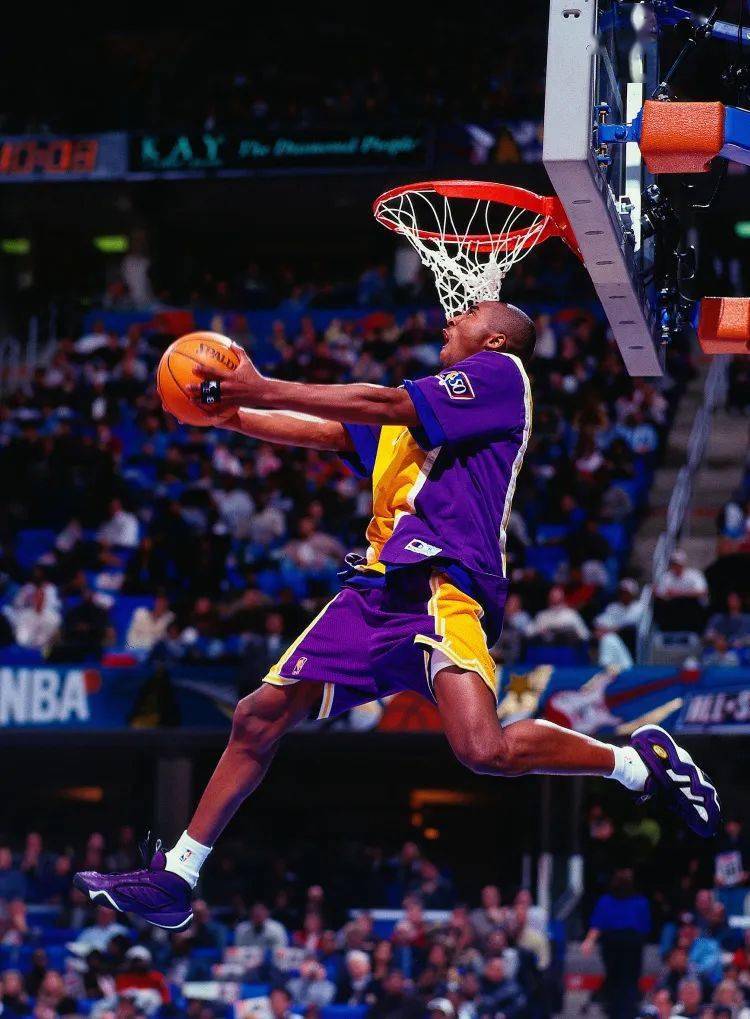 祝科比生日快乐,我们终于迎来了一双久违的「经典球鞋」_比赛_protro