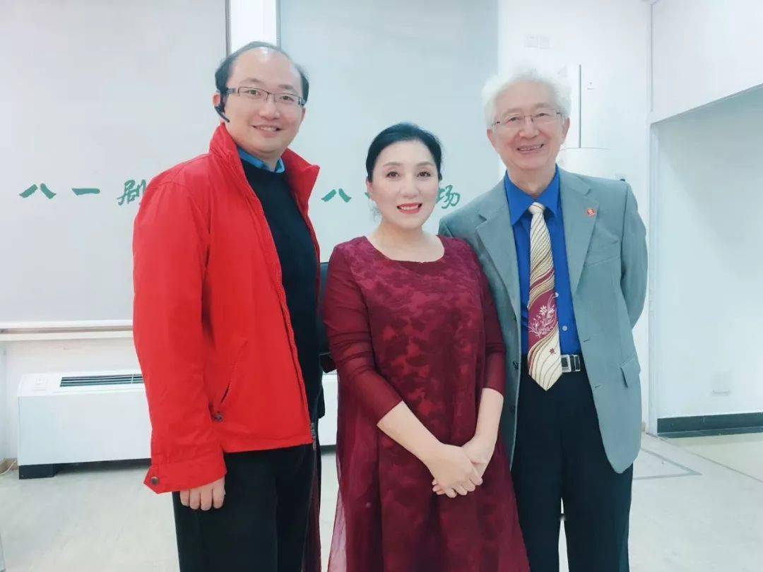 陈铎:曾任民进第九届,第十届中央委员,是中央电视台著名主持人,朗诵