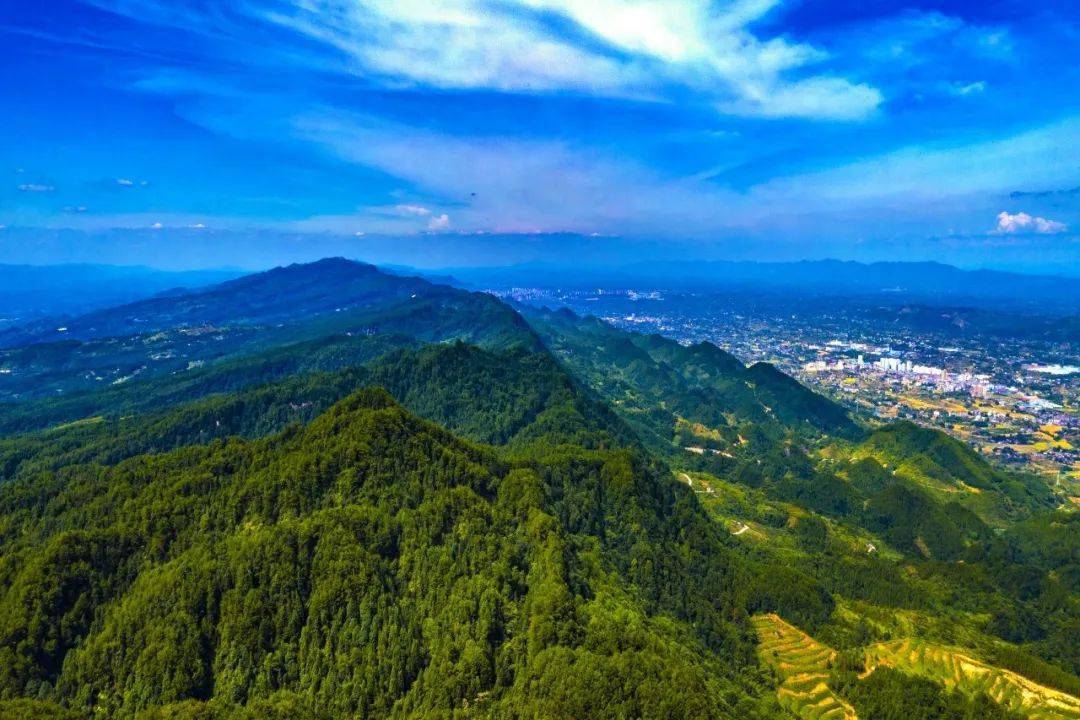 壮美明月山:长寿摄影师镜头下的自然奇观_游遥_洪湖犁_李炎