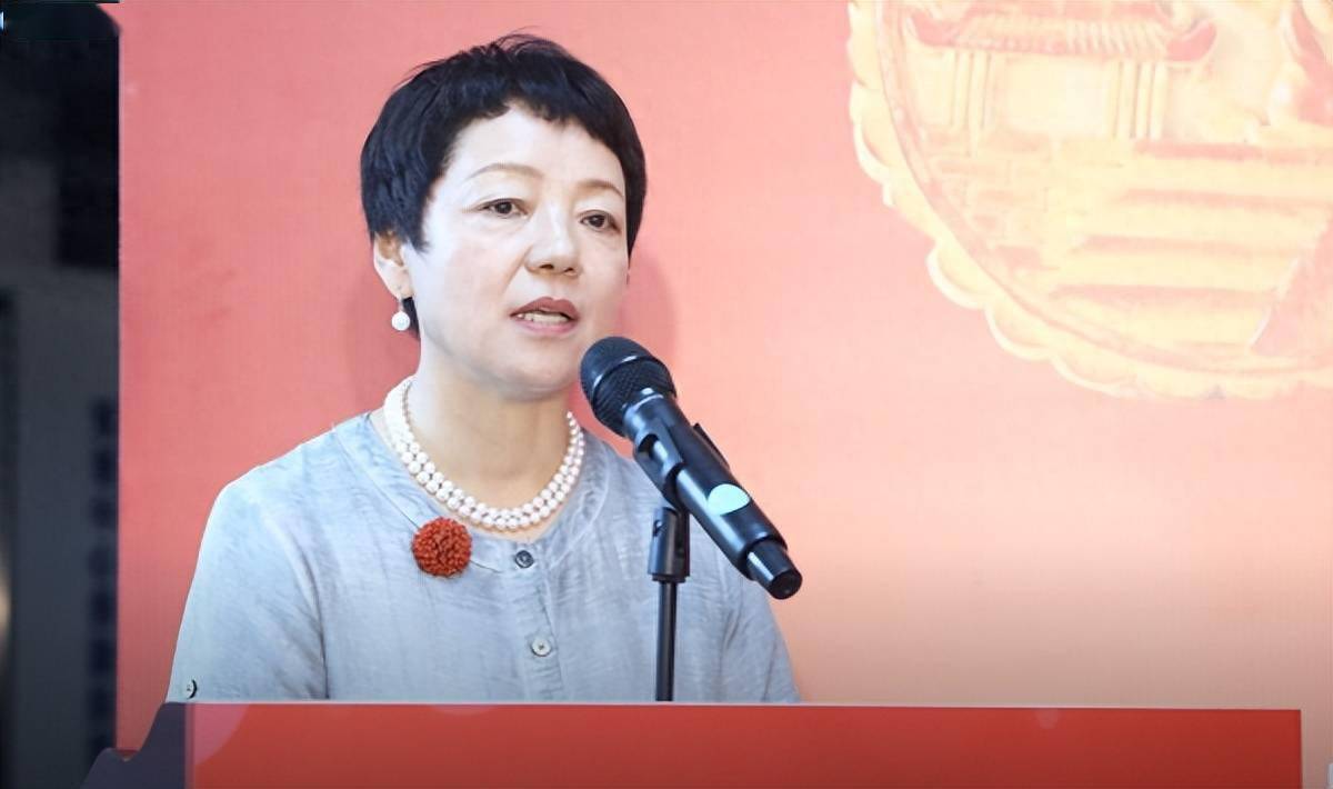 北京焙烤食品糖制品协会秘书长邵虹宣读了2023(第二十三届)北京月饼