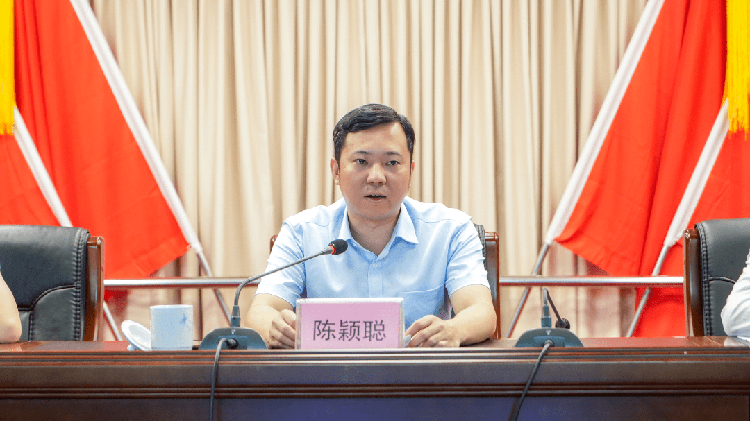团市委书记陈颖聪,榕城区委副书记王晓龙,团市委副书记陈敏,榕城区