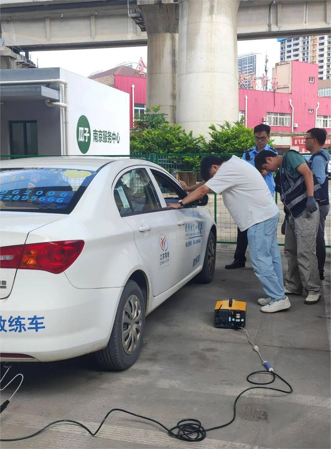 渣土车停放地,公交停放点和客运枢纽等车辆集中停放地的入户执法检查