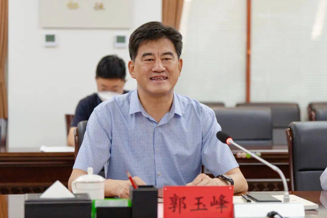 厅与北京建工集团有限责任公司进行座谈交流