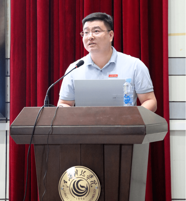 书记,学工副院长林赛华,教学副院长金欢,学院软件工程负责人蔡爱平