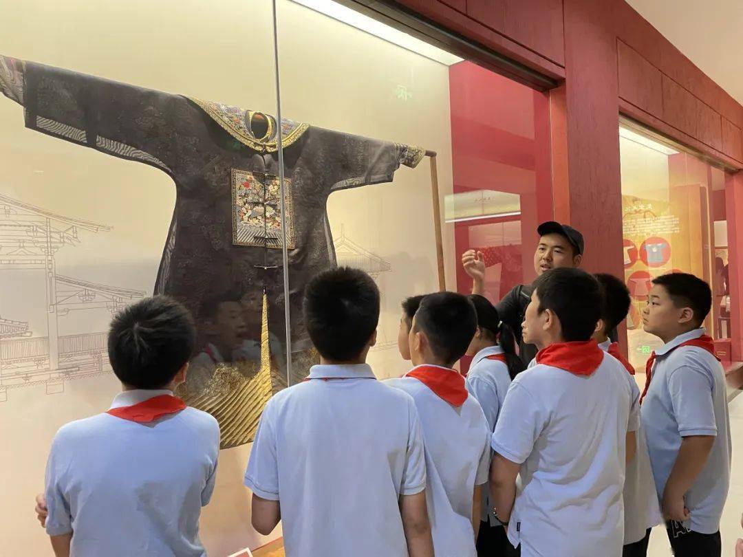 【红领巾寻访新闻报道】走进云锦博物馆感受优秀传统文化中国丝织工艺