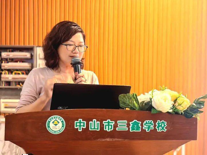 张明理主任指出本学期语文科组将重点落实大单元教学课例移植研讨活动