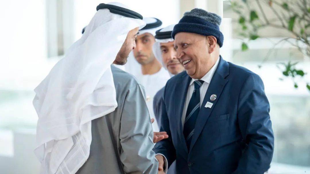 伊拉克著名诗人在阿布扎比去世,阿联酋总统发文哀悼_迪拜_活动_karim