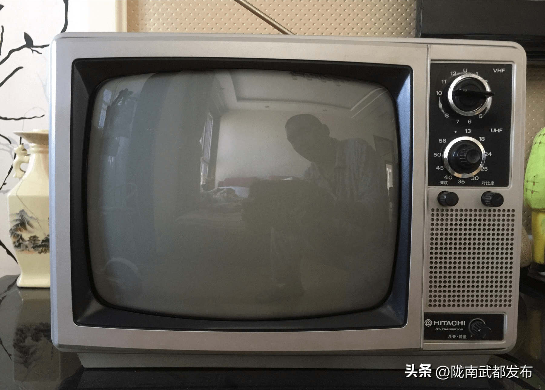 70年代1台12寸黑白电视370元，相当于现在多少钱？算完吓一跳_搜狐网
