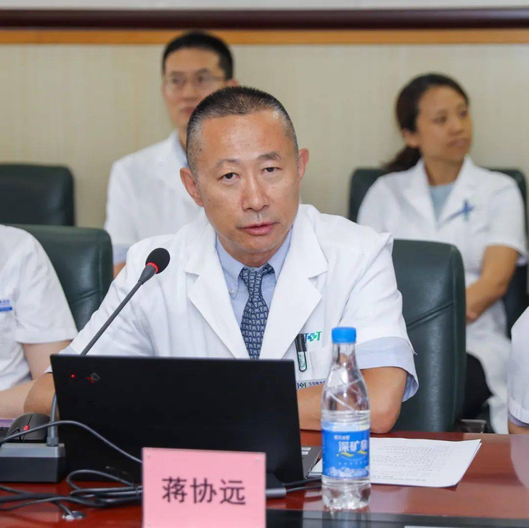 积水潭医院副院长吴新宝,副院长刘亚军,副院长于洋,教育处处长孙宇庆