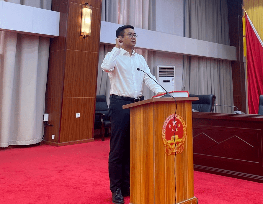 西昌市第十一届人大常委会第十六次会议召开_市人民政府_报告_情况