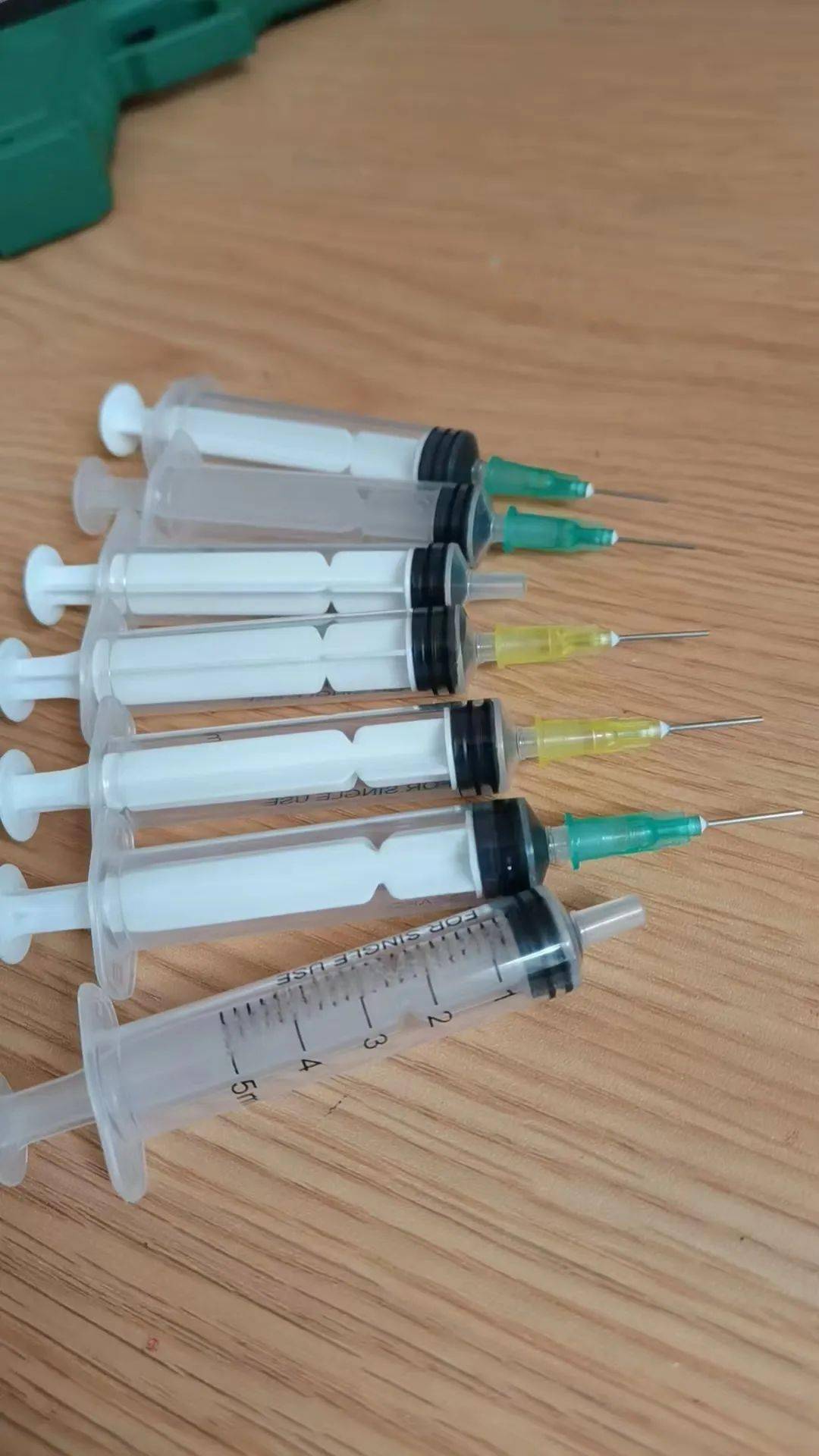 学校旁的小卖部居然有这种东西?_玩具_注射器_网友