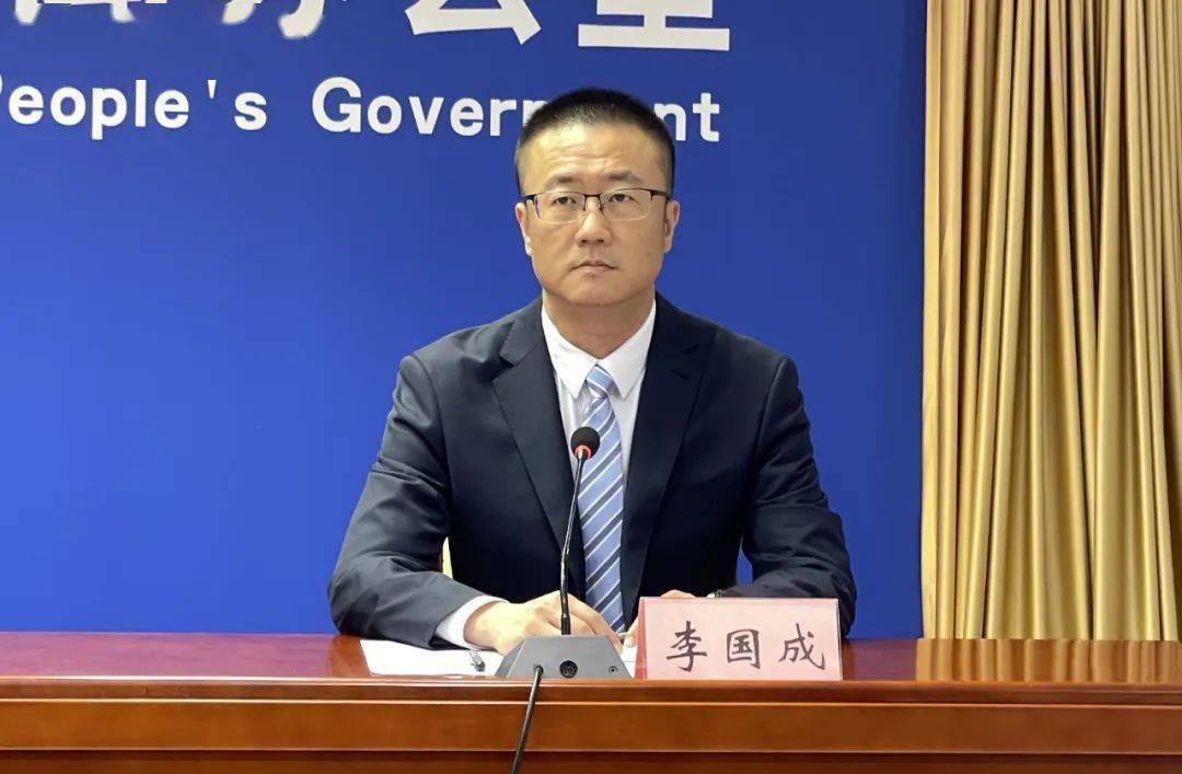 李国成:目前,国家电网在齐河,武城,禹城,天衢新区袁桥镇,与当地的公交