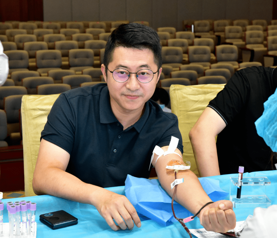 臂膀,接力爱心" 市纪委监委机关开展无偿献血活动_带着_组织_宋帅帅