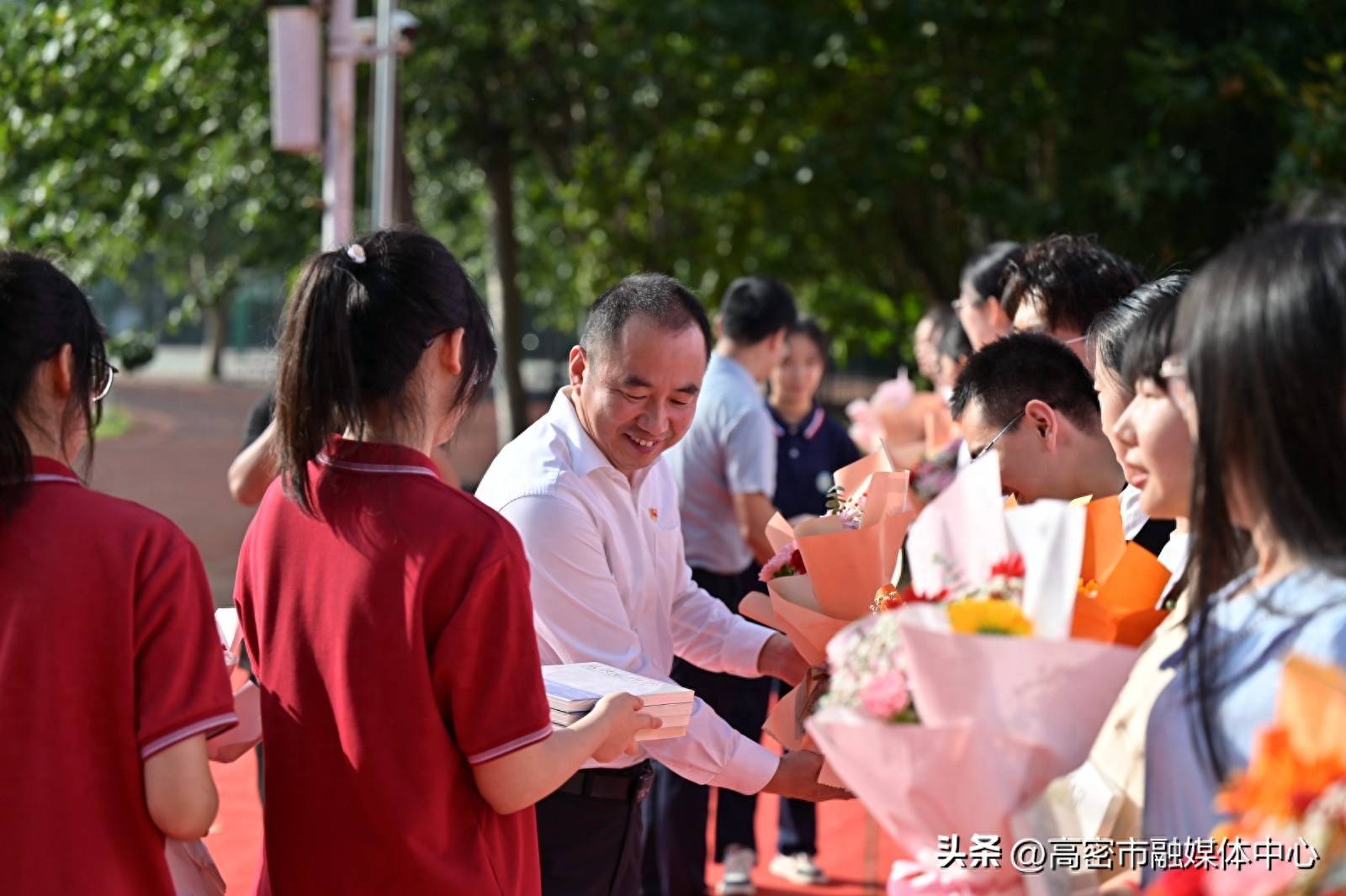 高密三中举行2023年秋季开学典礼暨教师节庆祝大会_发展_康成_科学
