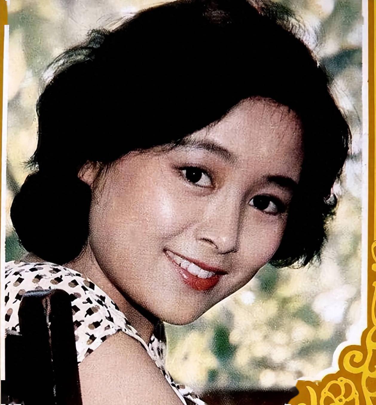 她曾比刘晓庆还要红,33岁巅峰期离婚去美国,如今66岁怎么样了?