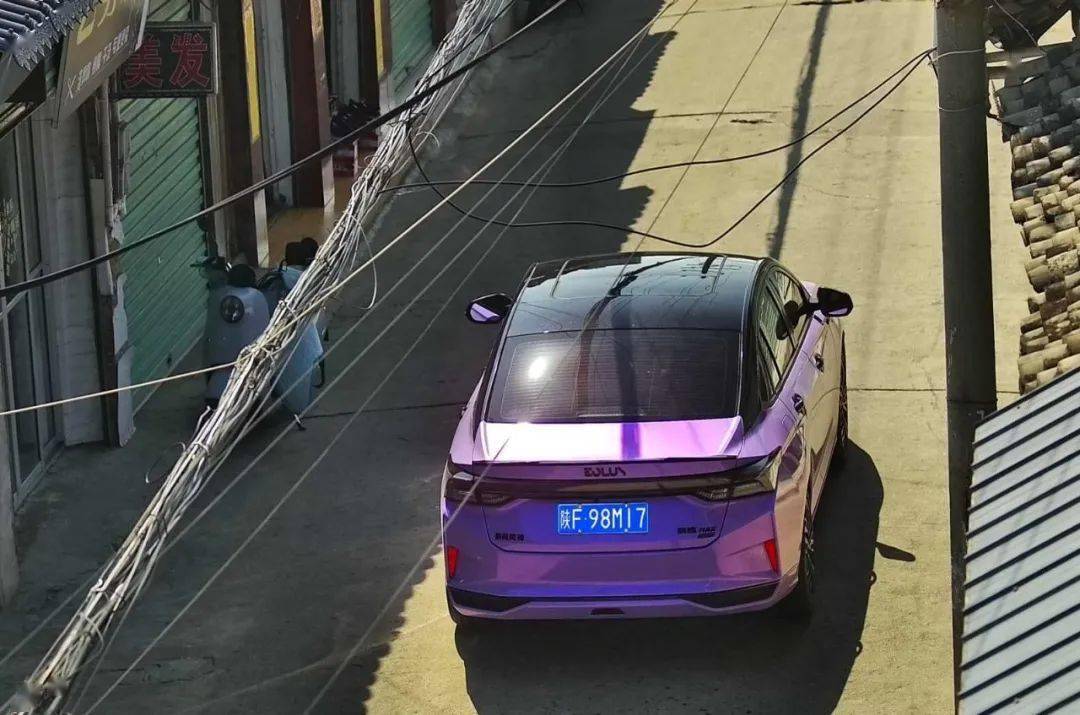 违法车辆:陕f98m17违法车辆:陕f2220m违法车辆:陕f7115203路口压实线