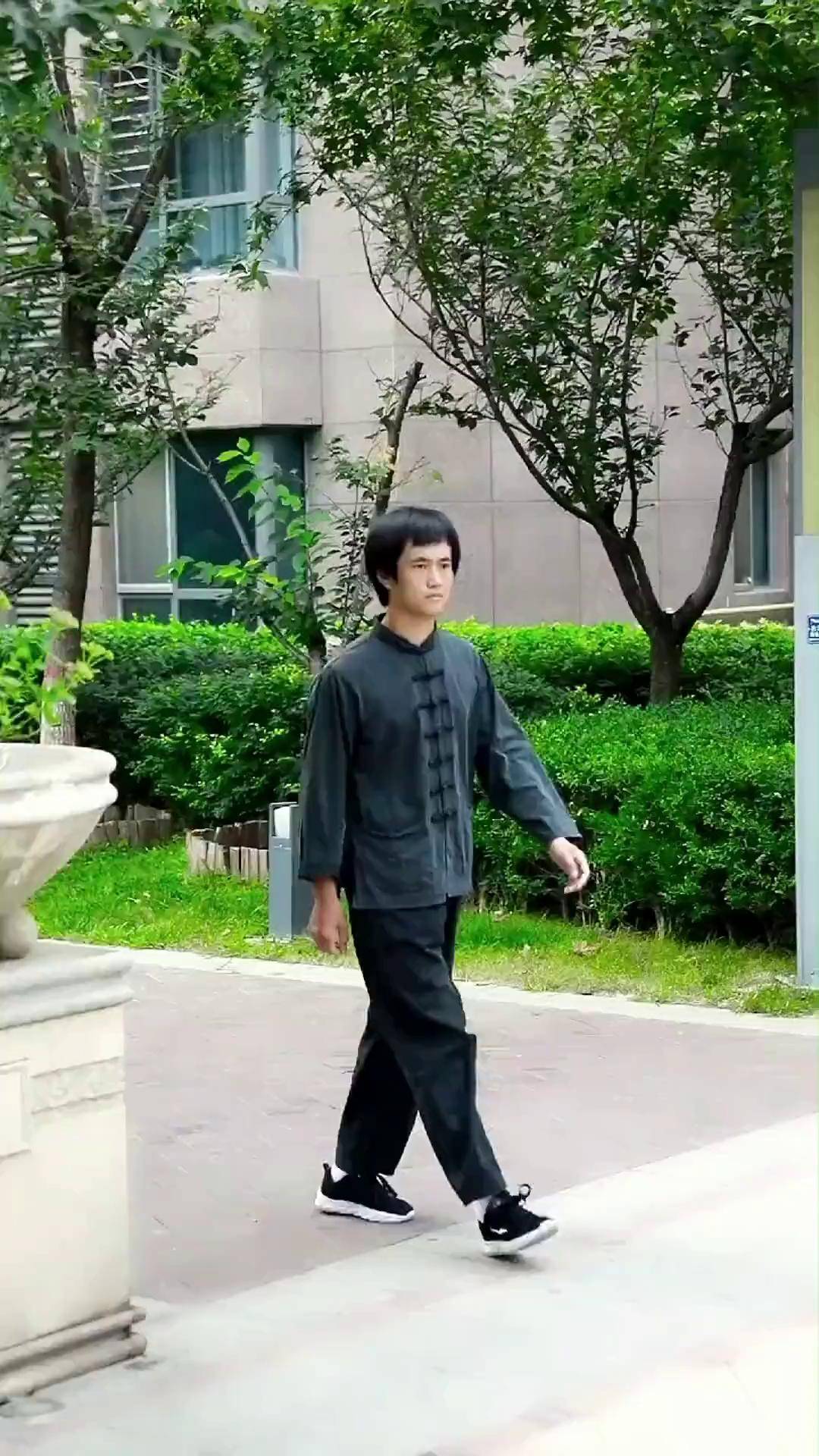 这么可爱的徒弟,怎能被欺负,唐龙救徒弟致敬李小龙 精武英雄 唐龙 圆