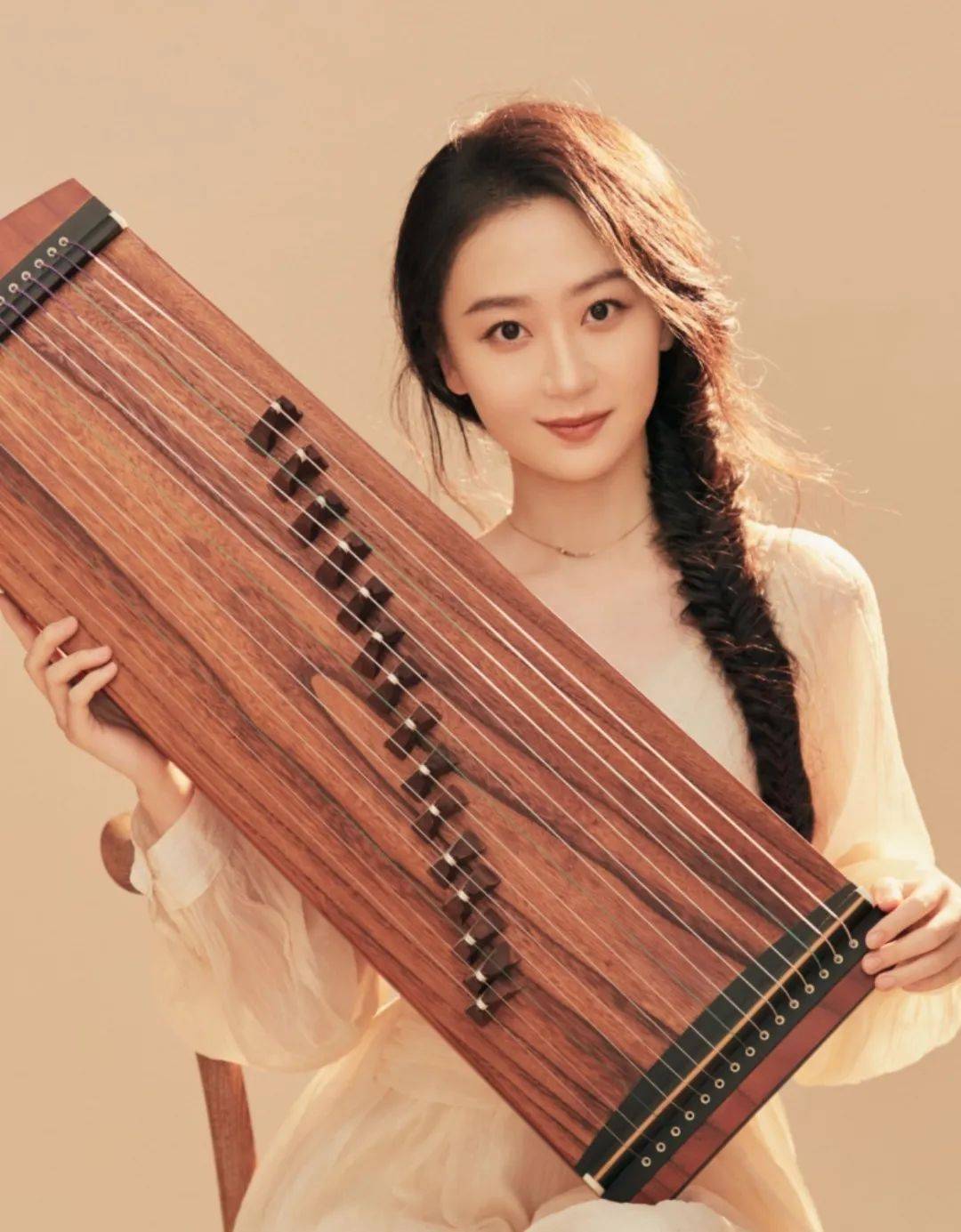 袁雪梅颁奖盛典的现场,由袁雪梅,孙雅姝,杨晶,杨淼,周雨迪,孙桥枫