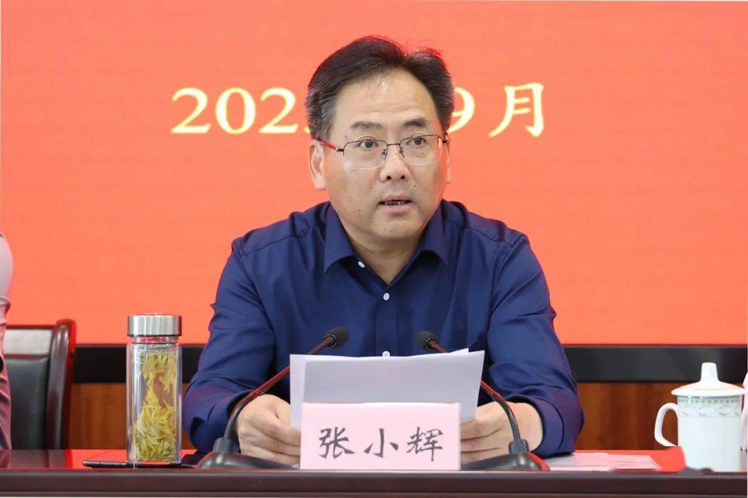 宝应县委书记张小辉出席会议并讲话,扬州市电力装备产业科技镇长团