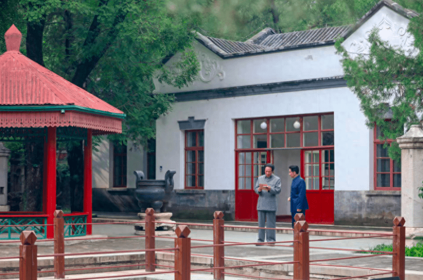 双清别墅上演沉浸式实景演出,香山公园举办第三届红亭诗会_红色_文化