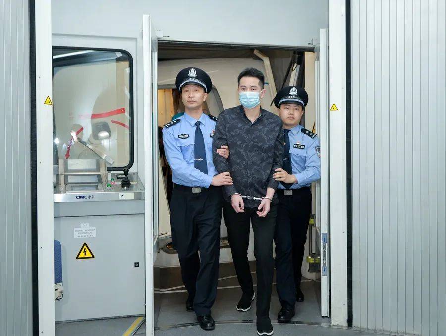 凌燕舞,被遣返回国_机关_国际_湖南省