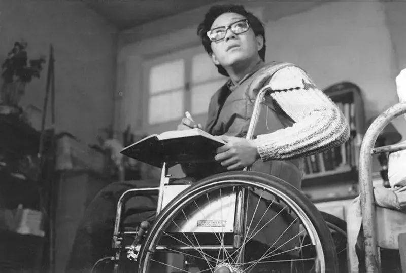 在你的生命里找寻一座足以抵抗厄运的精神家园_地坛_史铁生_过程