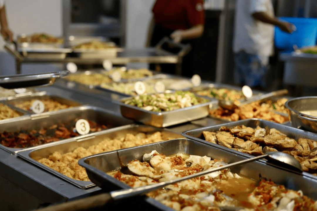 琳琅满目的菜品平价餐厅一楼二食堂·榕园左右滑动查看更多让人想再来