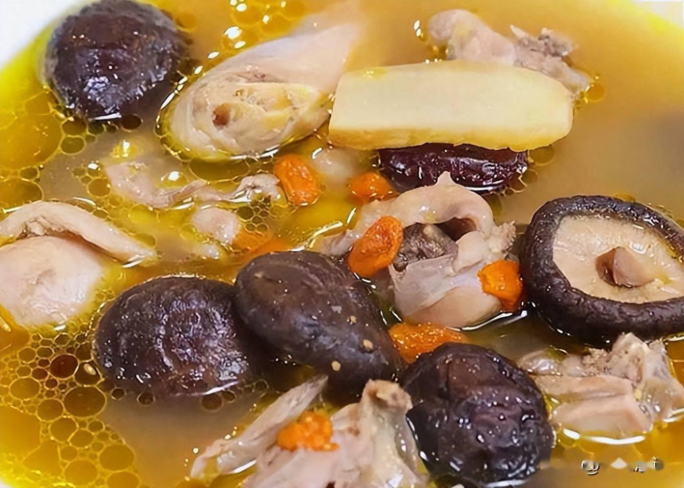 川穹香菇鸡汤：口感升级，暖心美味一锅搞定
